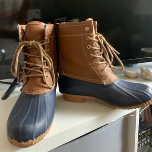 Duck boots